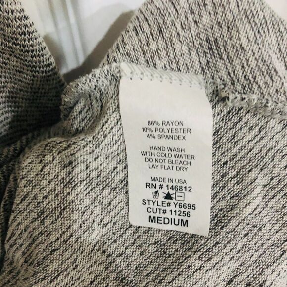 Aiden Y Women's Short Sleeve Sharkbite Hem Round Neck Tunic Top Gray Size Medium - Picture 2 of 4